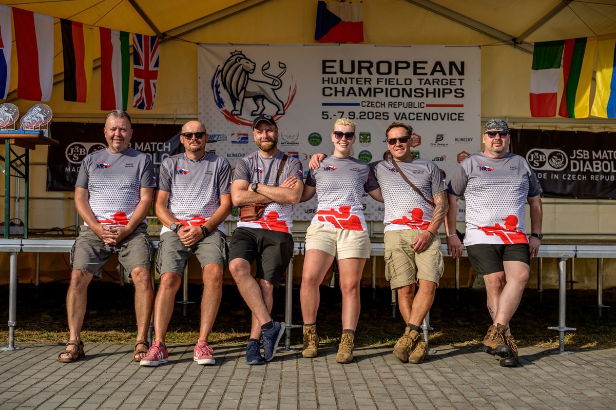 zleva: Pavel Horák, Jan Bauer, Gustav Čadek, Lucie Horáková, Miroslav Bauman, Pavel Strýc